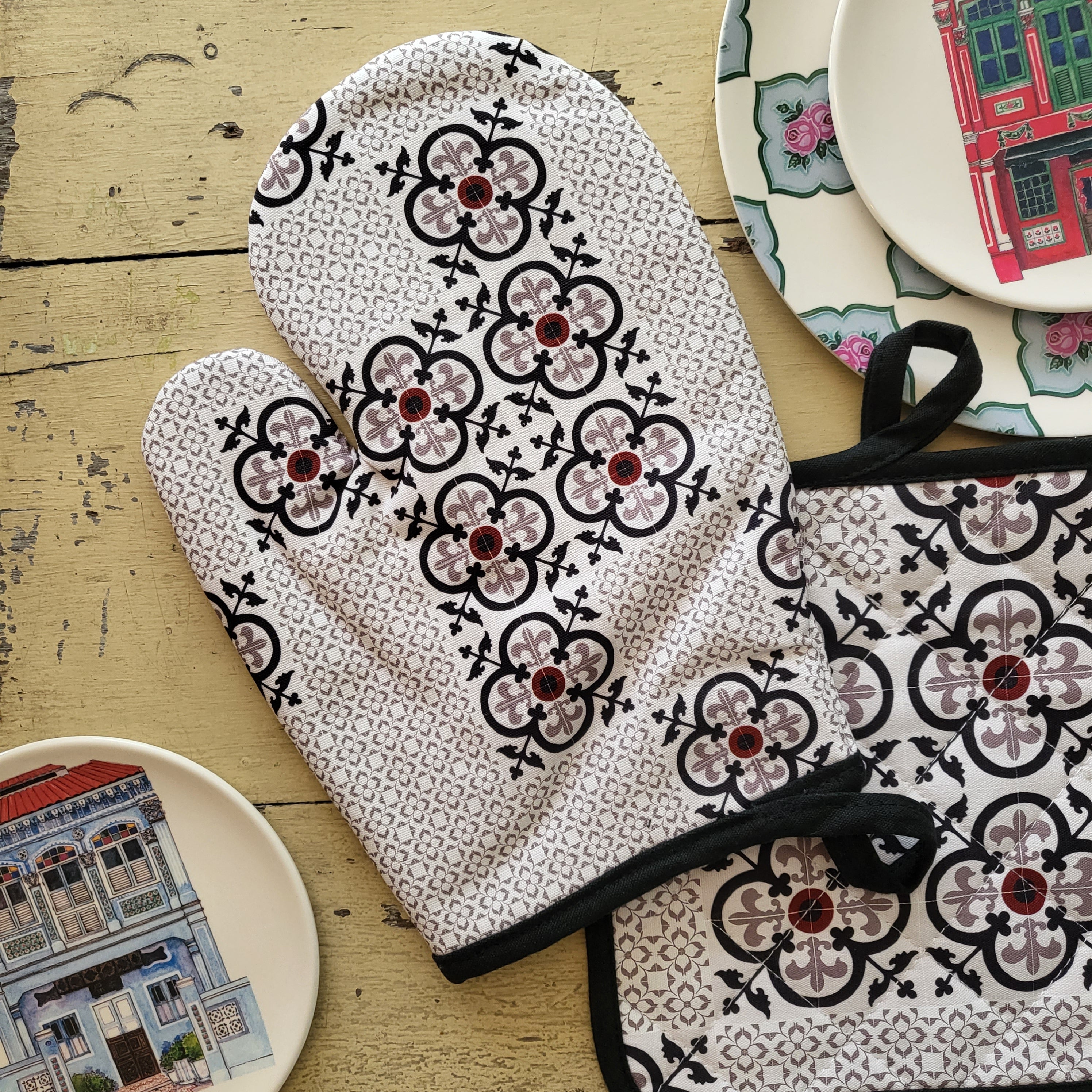 Peranakan Tiles Oven Mitt & Pot holder