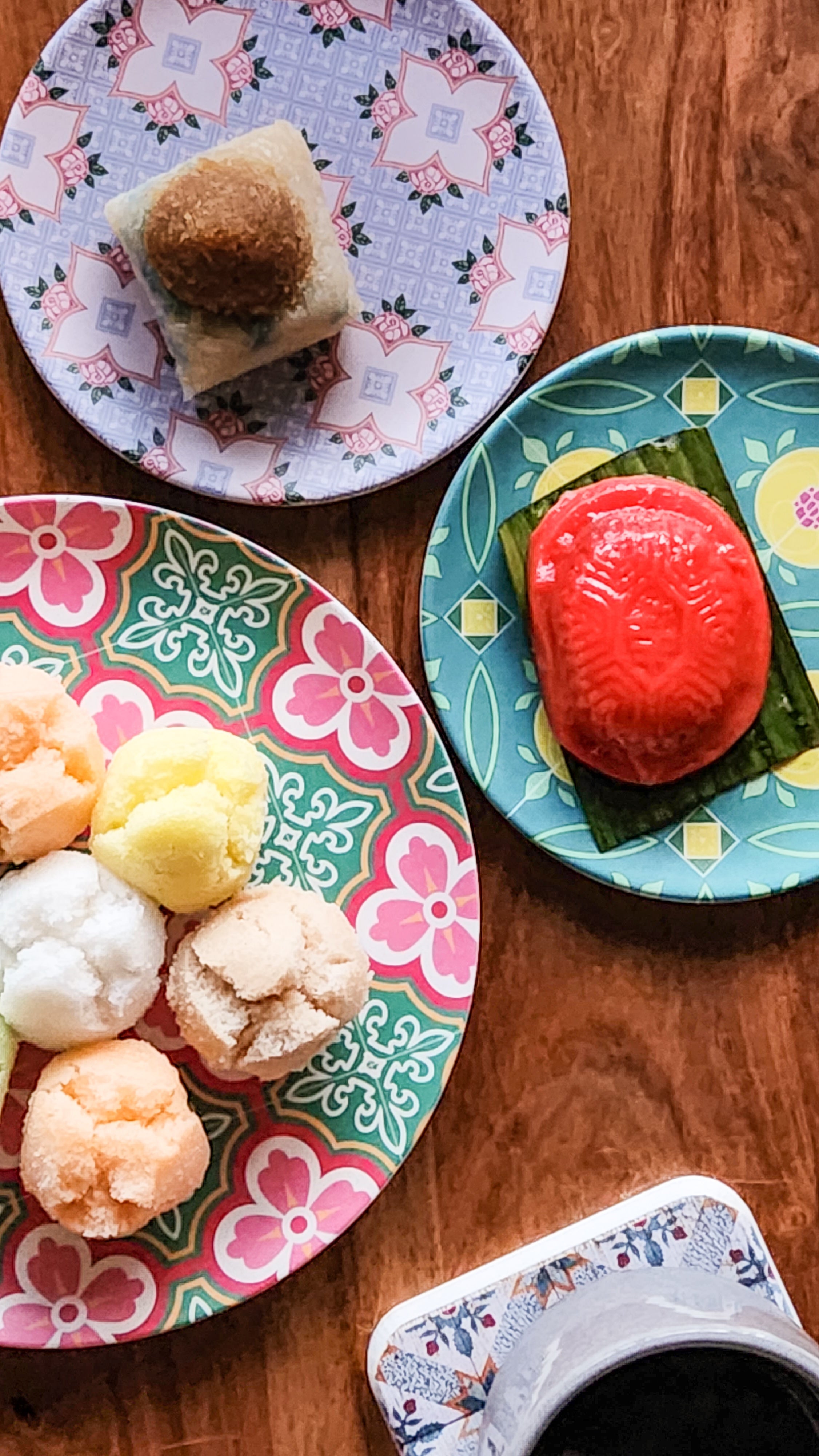 Assiette en bambou Carreaux Peranakan - Fleur de prunier