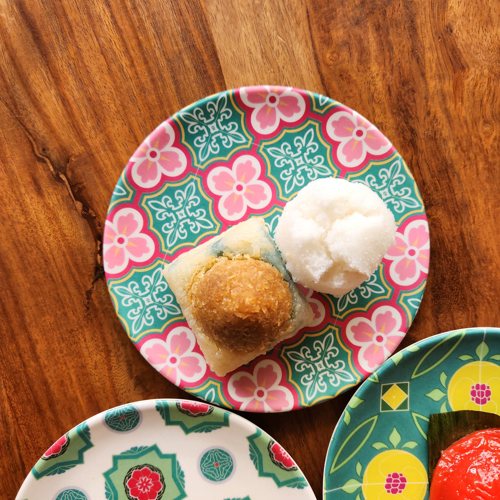 Assiette en bambou Carreaux Peranakan - Fleur de prunier