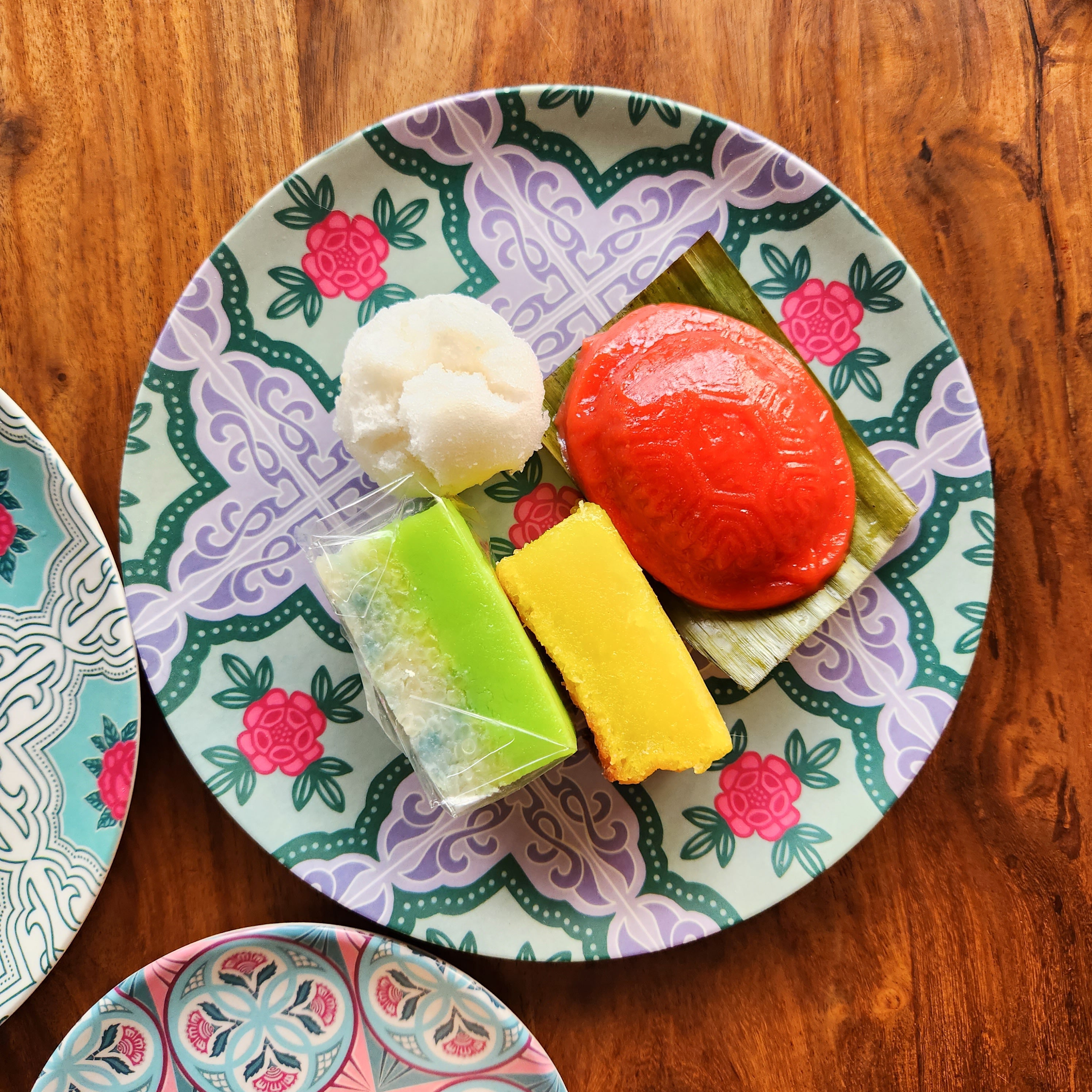 Assiette en bambou Carreaux Peranakan - Rose Gris