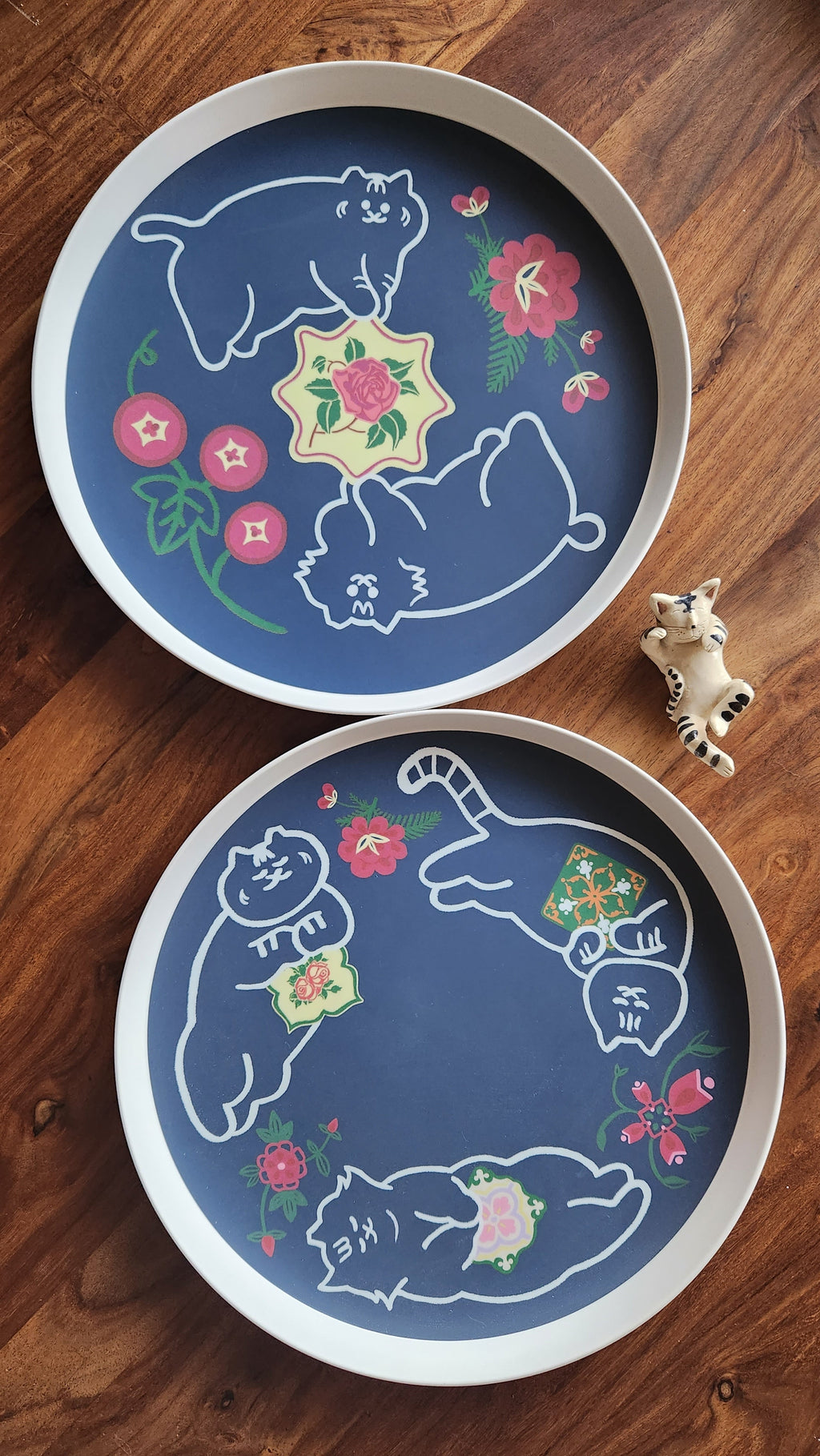 Peranakan Flora & Chats - Plateau en bambou Chats jumeaux
