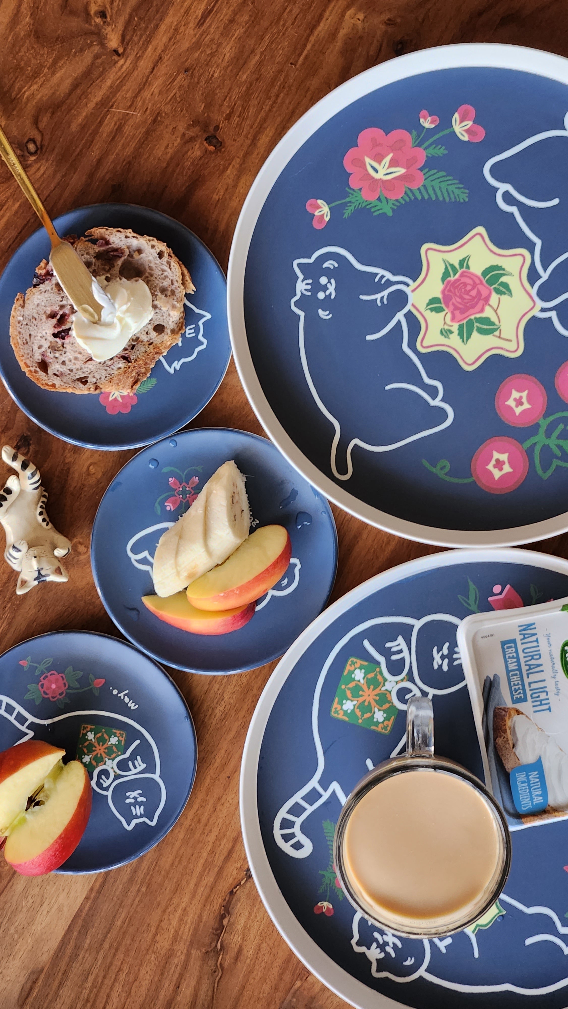 Peranakan Flora & Chats - Plateau en bambou Chats jumeaux