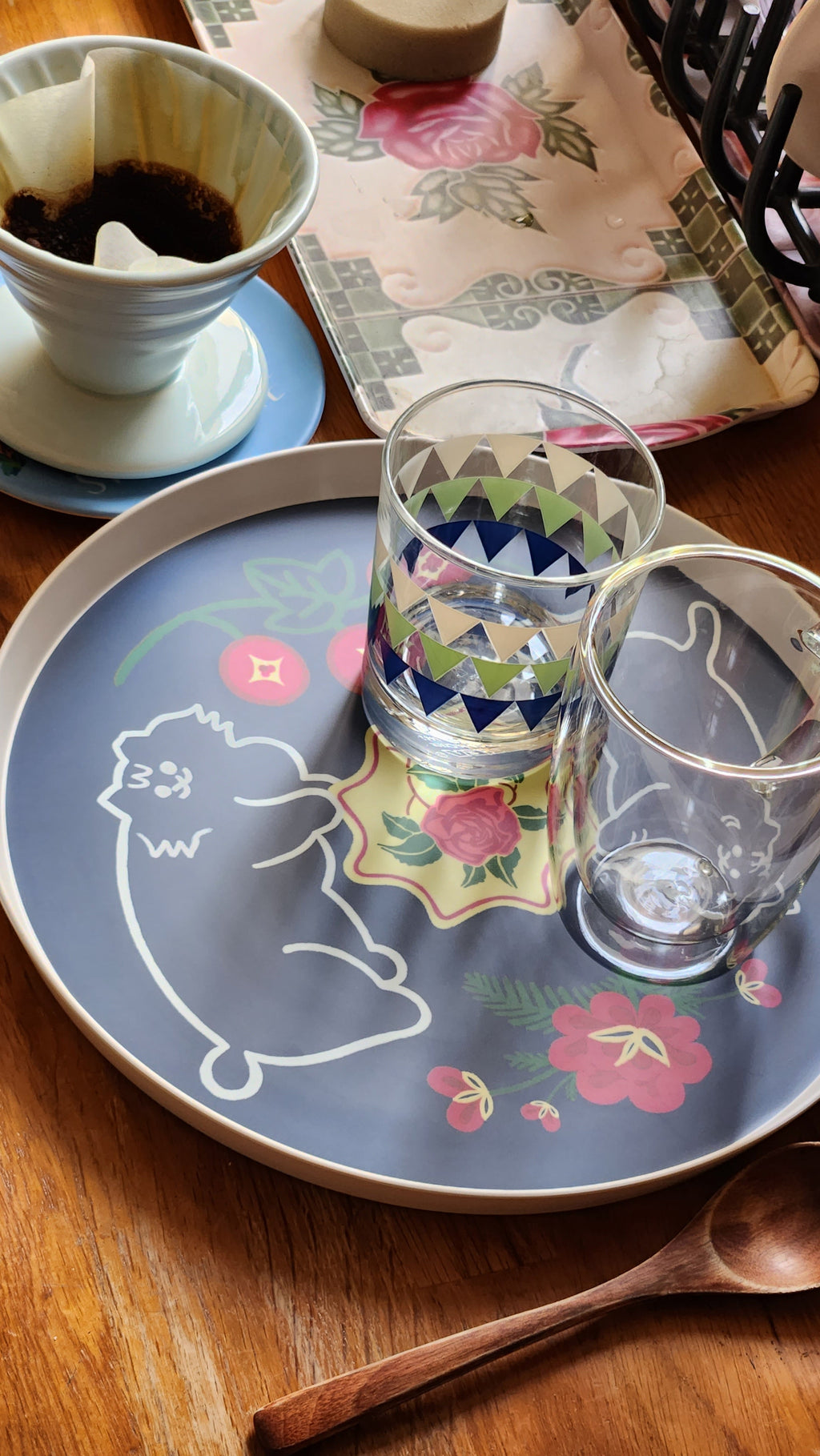 Peranakan Flora & Chats - Plateau en bambou Chats jumeaux