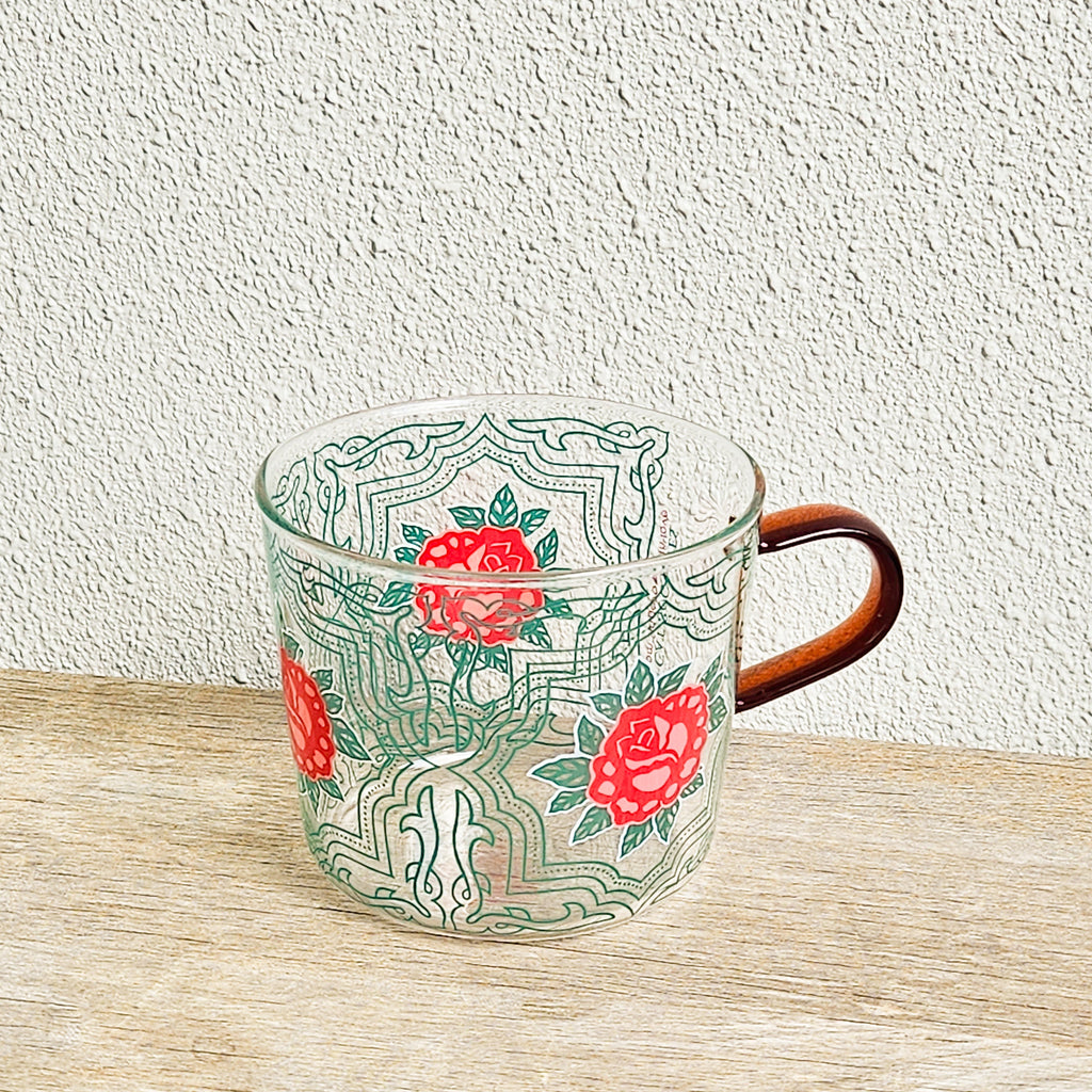 Mug en verre Carreau peranakan Rose classique