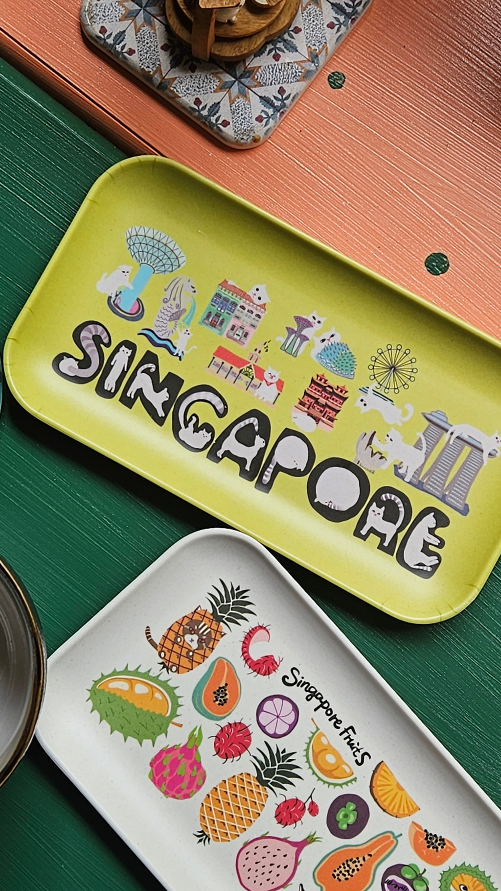 Plateau en bambou Naughty Kitty et monuments de Singapour