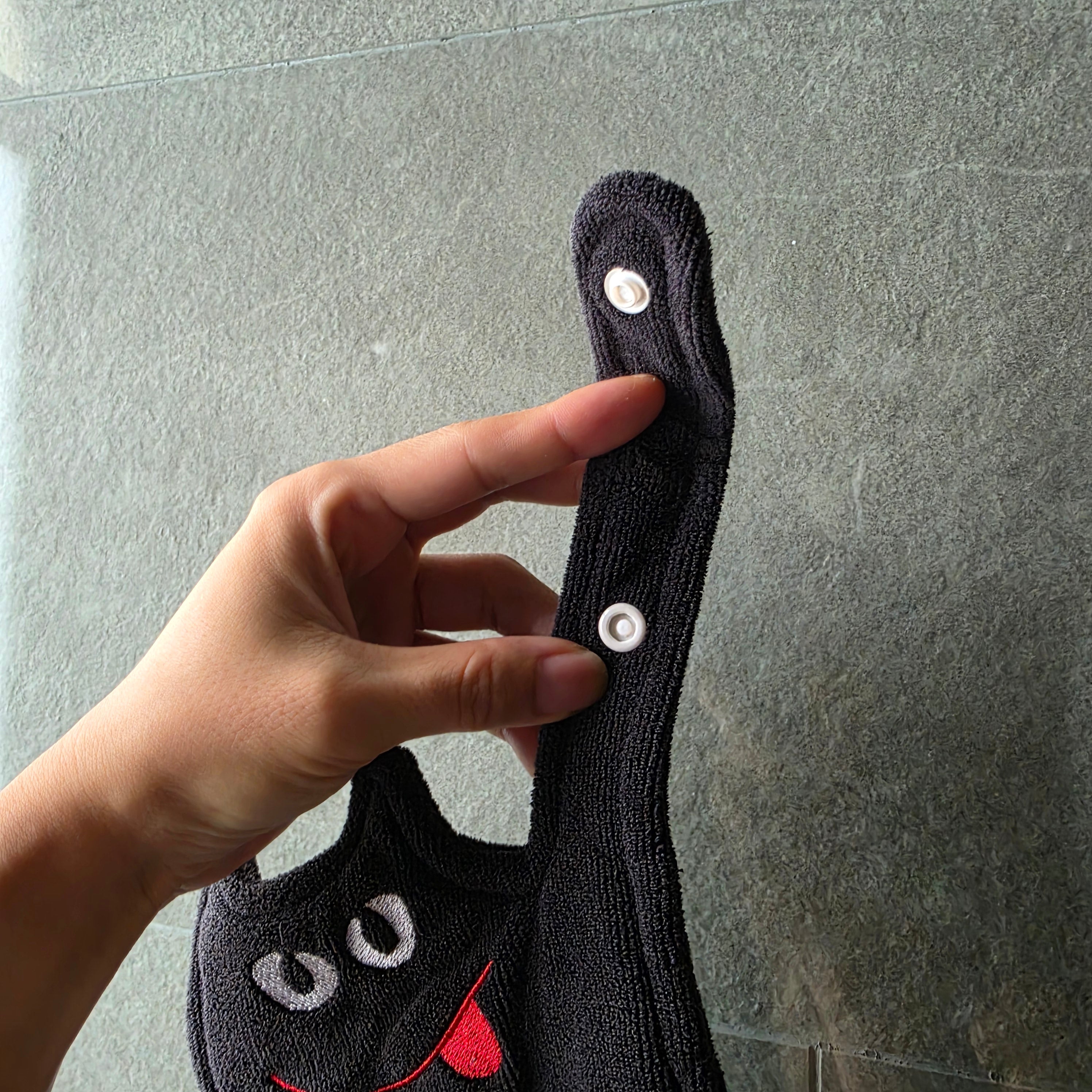 Serviette de toilette Chat noir monstrueux