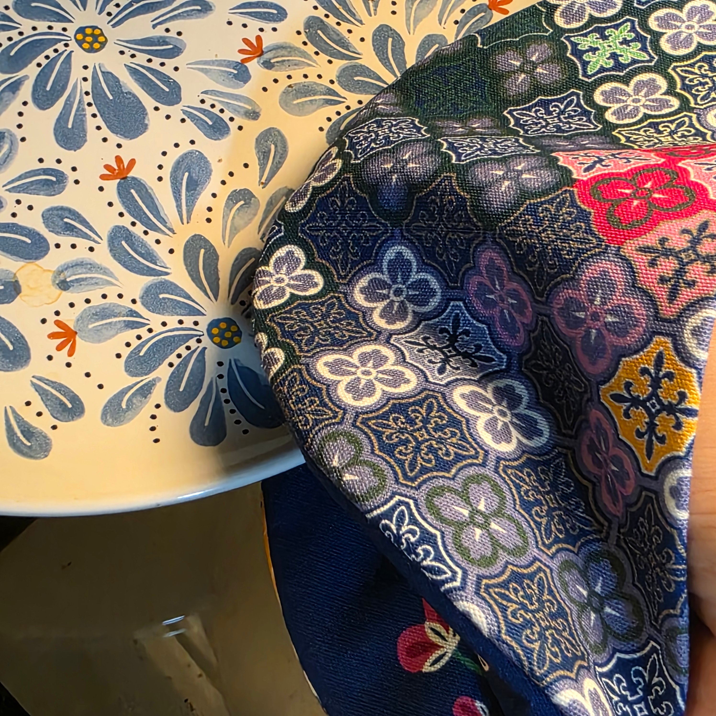 Maniques Kitty et fleurs peranakan