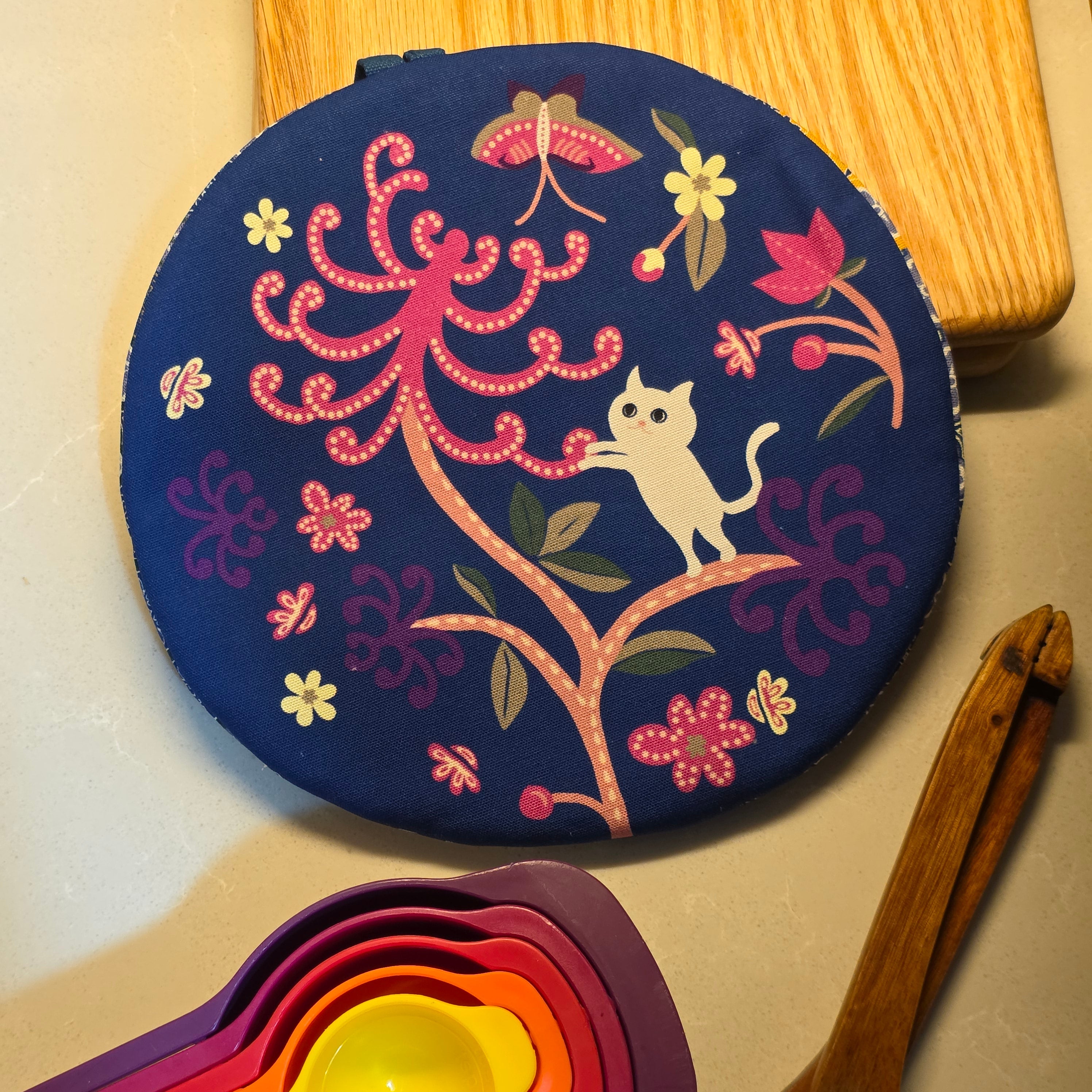 Manique Batik & Kitty
