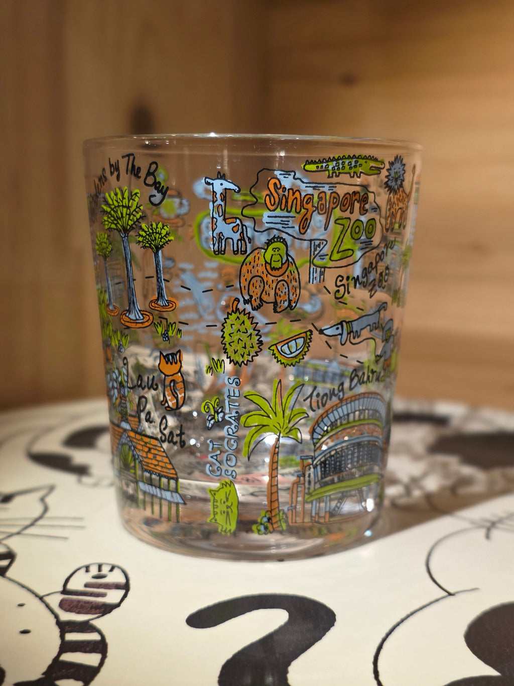 Se promener avec la Coupe en Verre de Singapour